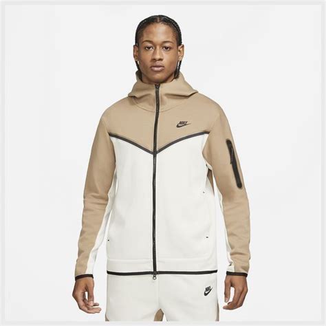 nike tech pak bruin wit|Mens Sportswear Tech Pack (19) .